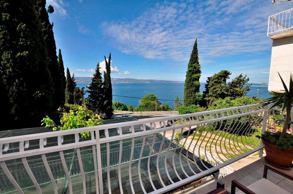 Apartments Gabi Omis Luaran gambar