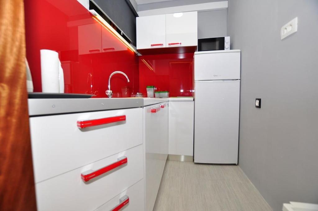 Apartments Gabi Omis Luaran gambar
