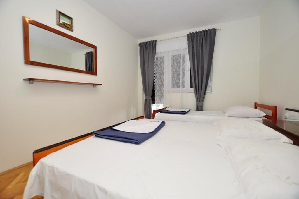 Apartments Gabi Omis Luaran gambar