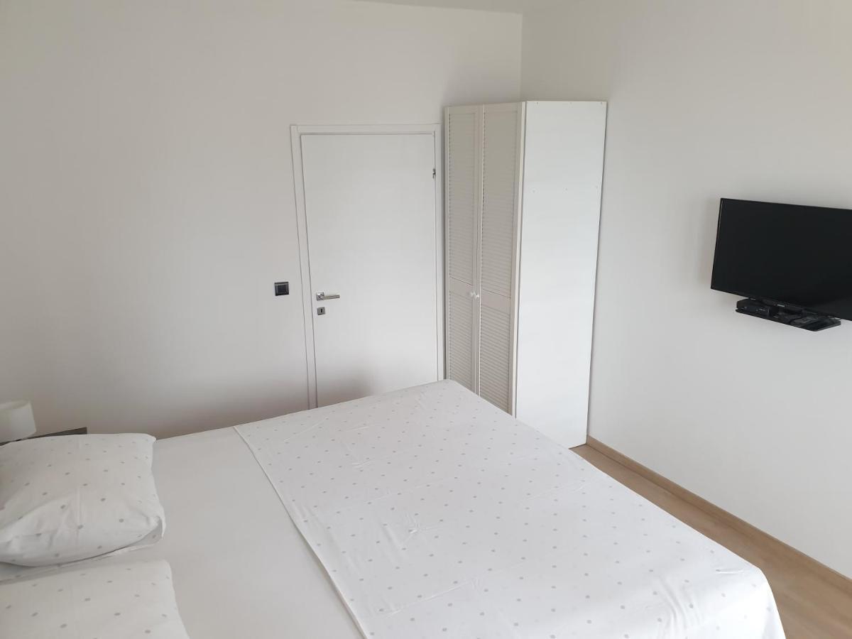 Apartments Gabi Omis Luaran gambar