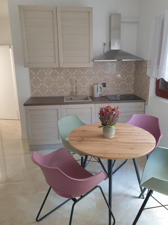 Apartments Gabi Omis Luaran gambar