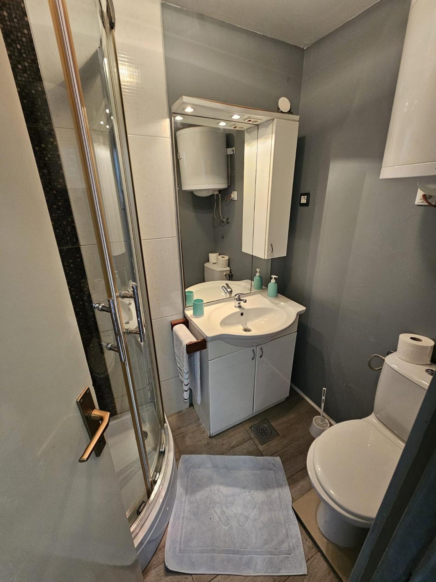 Apartments Gabi Omis Luaran gambar