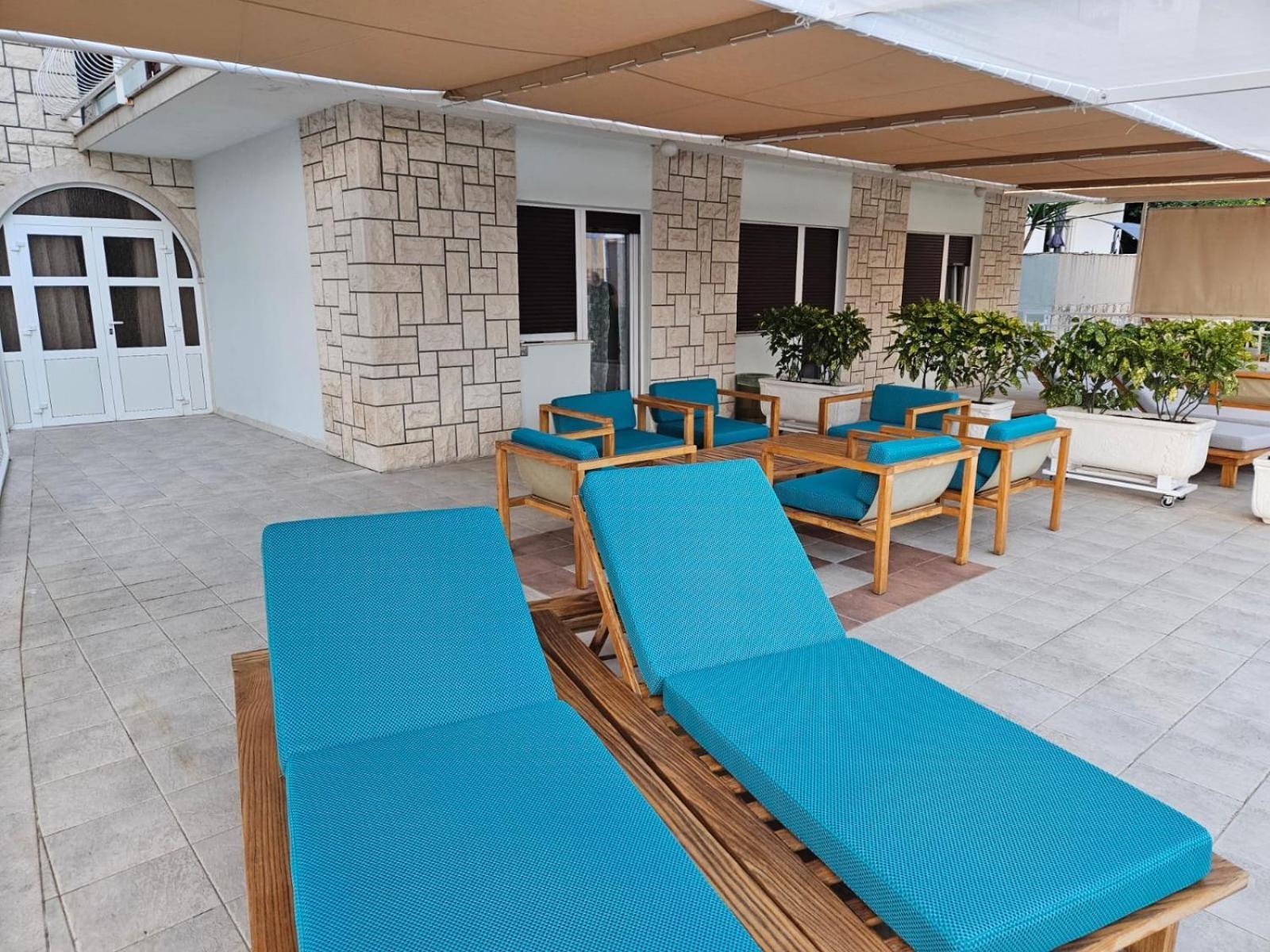 Apartments Gabi Omis Luaran gambar